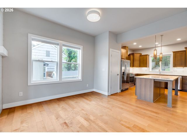 3014 Sw IOWA St, Portland, OR 97239