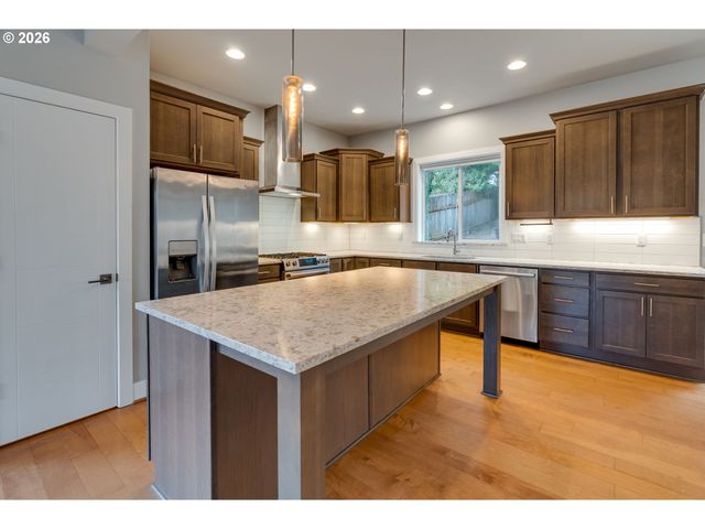 3014 Sw IOWA St, Portland, OR 97239