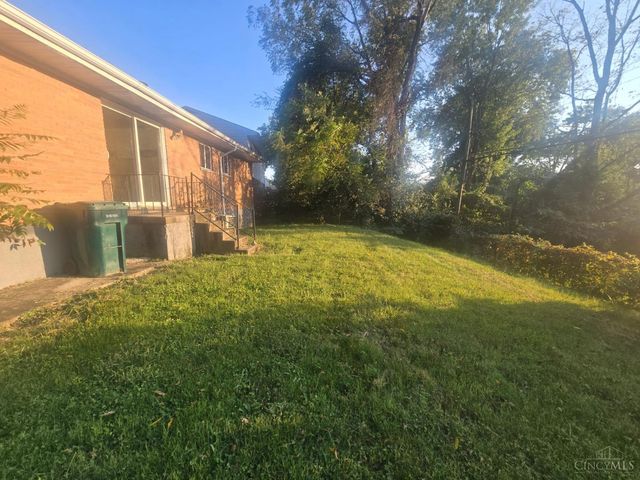 6065 Waldway Lane, Cincinnati, OH 45224