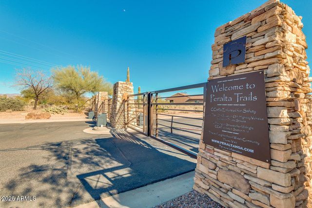 10836 E SURVEYOR Court, Gold Canyon, AZ 85118
