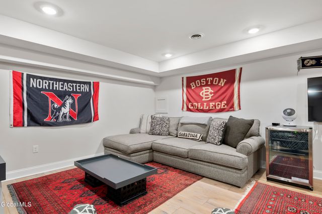 37 White Street 5A, Saratoga Springs, NY 12866