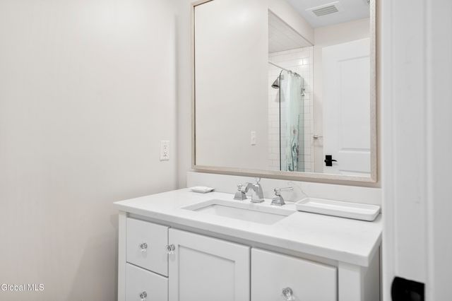 37 White Street 5A, Saratoga Springs, NY 12866