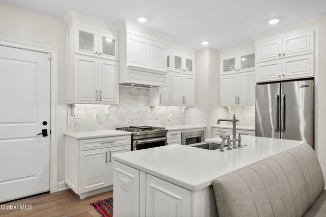 37 White Street 5A, Saratoga Springs, NY 12866