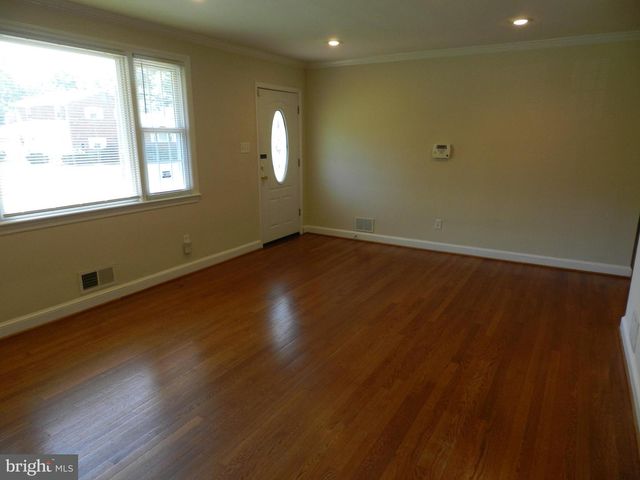 4901 BRAYMER AVE, Suitland, MD 20746