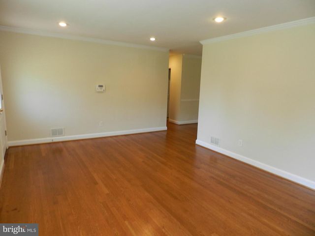 4901 BRAYMER AVE, Suitland, MD 20746