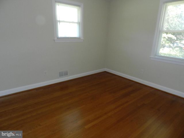 4901 BRAYMER AVE, Suitland, MD 20746