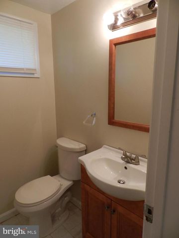 4901 BRAYMER AVE, Suitland, MD 20746