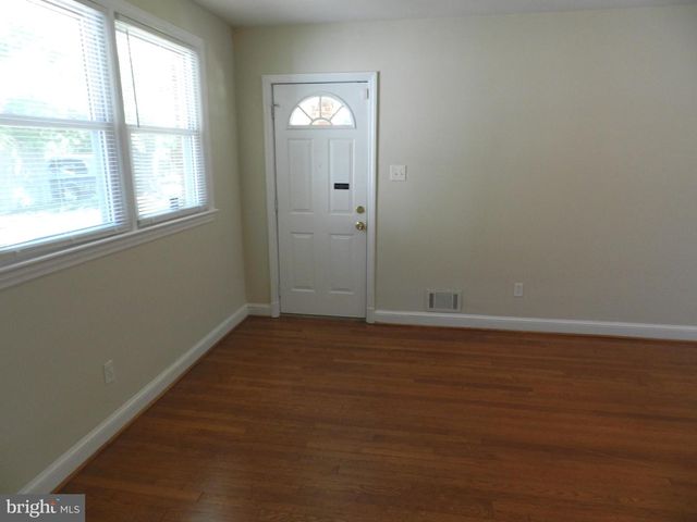 4901 BRAYMER AVE, Suitland, MD 20746