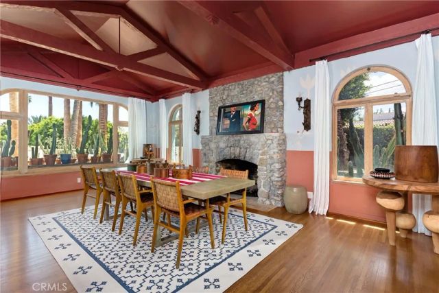 294 W Crestview Drive, Palm Springs, CA 92264