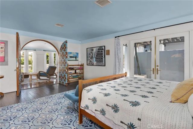 294 W Crestview Drive, Palm Springs, CA 92264