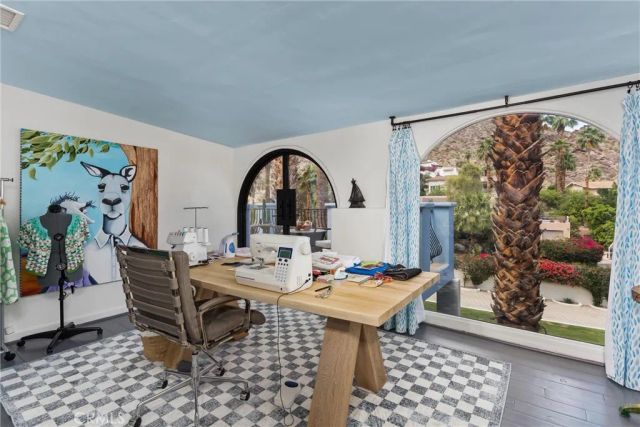 294 W Crestview Drive, Palm Springs, CA 92264