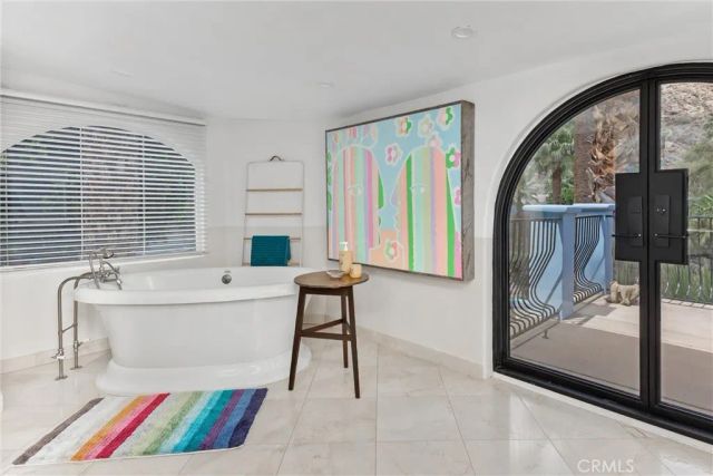 294 W Crestview Drive, Palm Springs, CA 92264