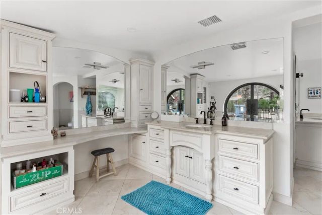 294 W Crestview Drive, Palm Springs, CA 92264