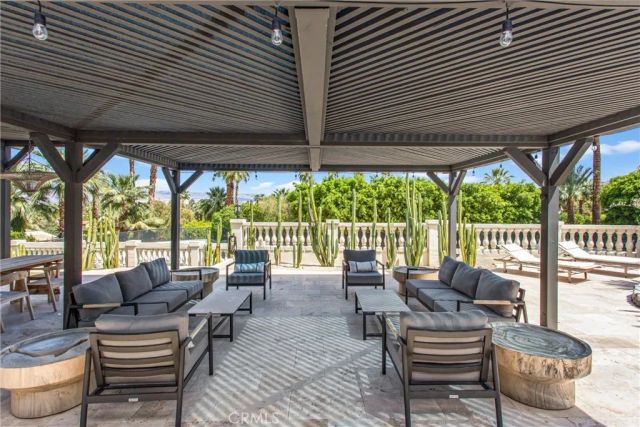 294 W Crestview Drive, Palm Springs, CA 92264