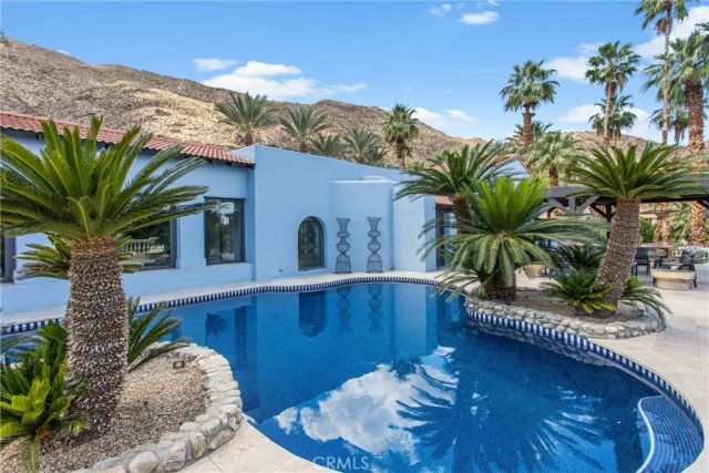 294 W Crestview Drive, Palm Springs, CA 92264
