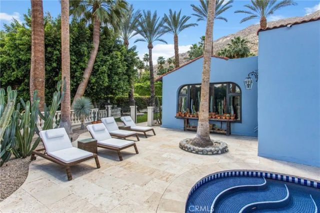 294 W Crestview Drive, Palm Springs, CA 92264