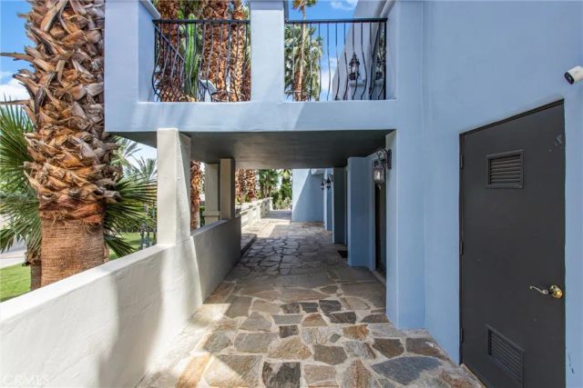 294 W Crestview Drive, Palm Springs, CA 92264