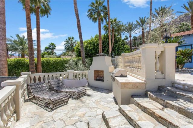 294 W Crestview Drive, Palm Springs, CA 92264