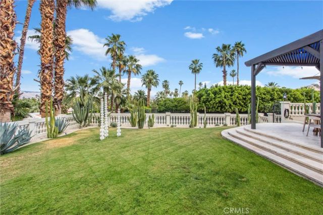294 W Crestview Drive, Palm Springs, CA 92264