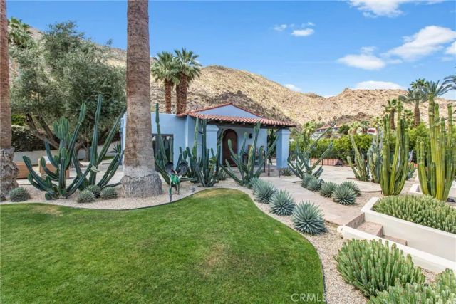 294 W Crestview Drive, Palm Springs, CA 92264