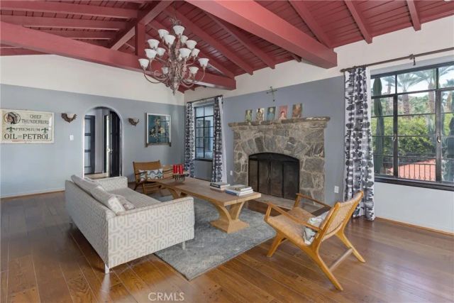 294 W Crestview Drive, Palm Springs, CA 92264
