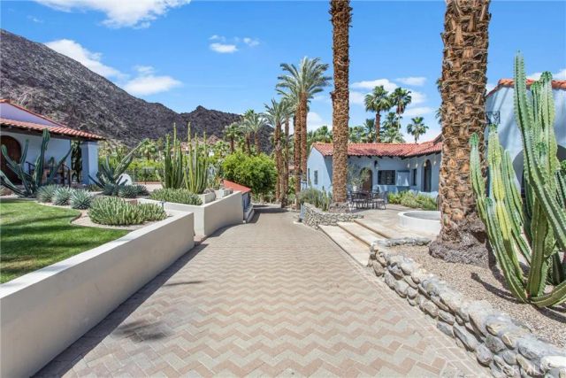 294 W Crestview Drive, Palm Springs, CA 92264