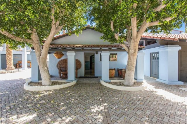 294 W Crestview Drive, Palm Springs, CA 92264