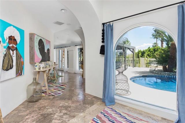 294 W Crestview Drive, Palm Springs, CA 92264