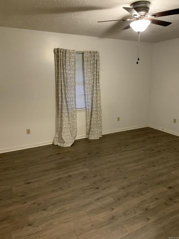 3609 Old Warren Road, Pine Bluff, AR 71603