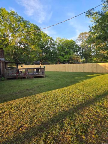 3609 Old Warren Road, Pine Bluff, AR 71603