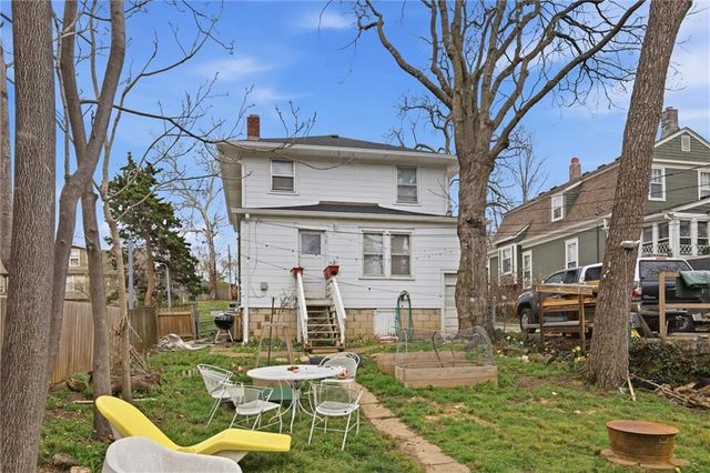 4008 Charlotte Street, Kansas City, MO 64110