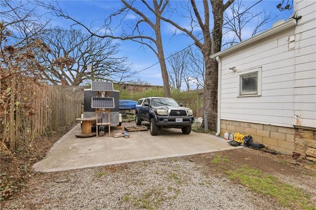4008 Charlotte Street, Kansas City, MO 64110