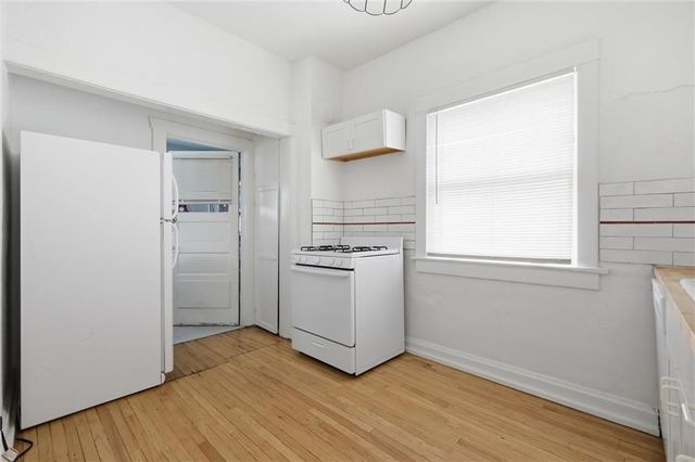 4008 Charlotte Street, Kansas City, MO 64110