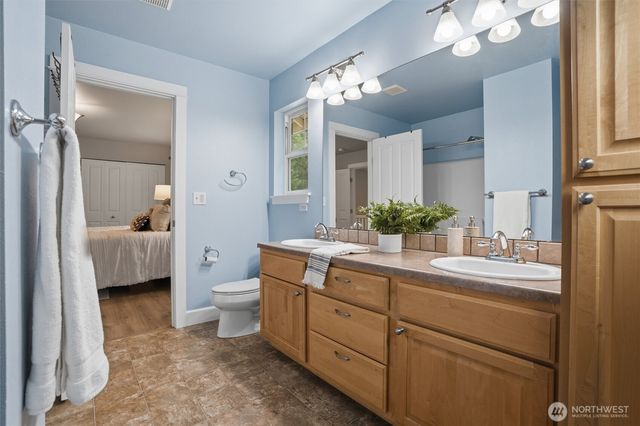 2223 Long Lake Road SE, Port Orchard, WA 98366