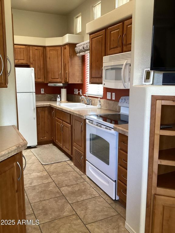 424 E Fiesta del Sol --, Florence, AZ 85132 — photo 2
