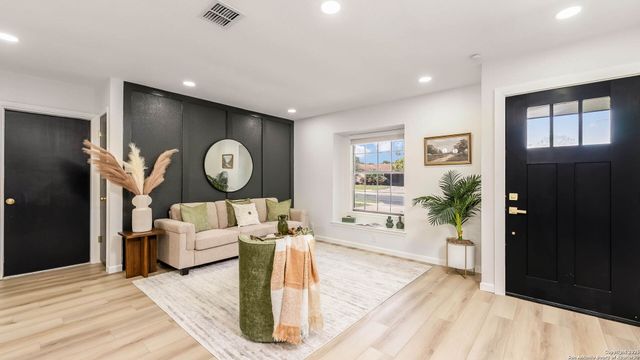 4802 Casa Espana, San Antonio, TX 78233