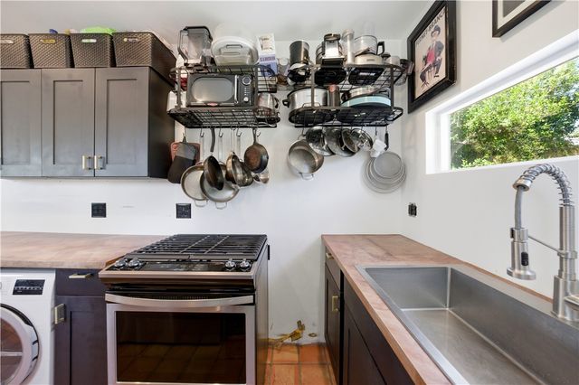 3887 Bostwick, Los Angeles, CA 90063