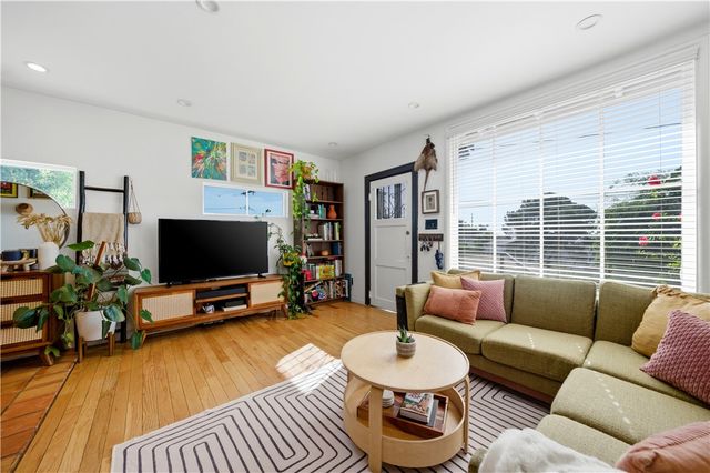 3887 Bostwick, Los Angeles, CA 90063