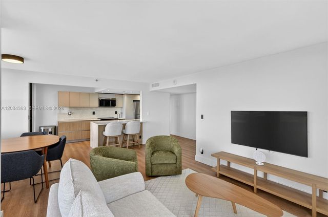 2555 Collins Ave 1812, Miami Beach, FL 33140