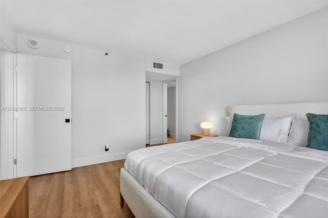 2555 Collins Ave 1812, Miami Beach, FL 33140