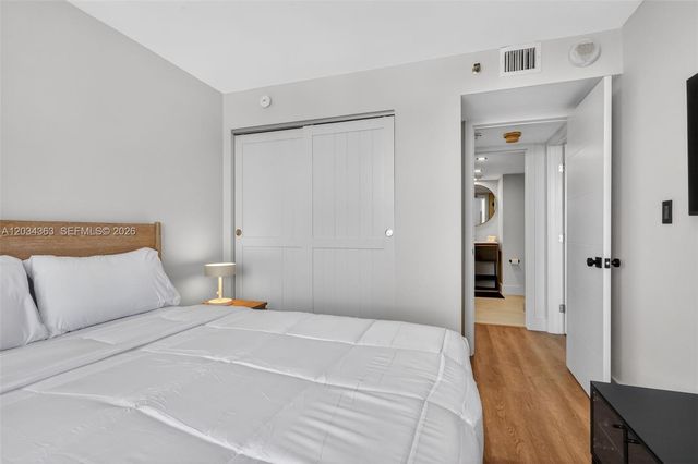 2555 Collins Ave 1812, Miami Beach, FL 33140