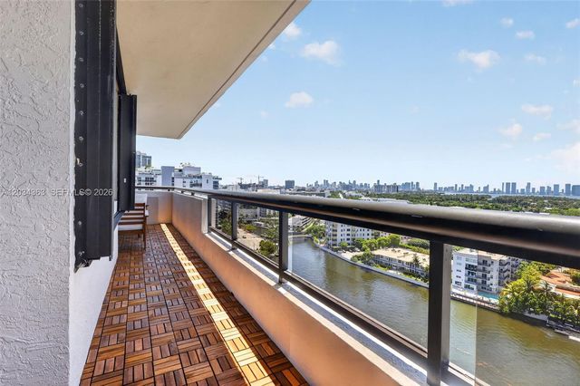 2555 Collins Ave 1812, Miami Beach, FL 33140