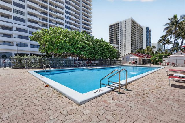 2555 Collins Ave 1812, Miami Beach, FL 33140