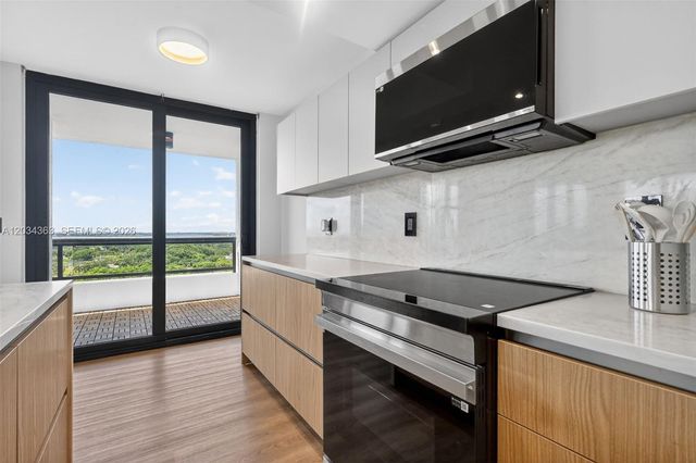 2555 Collins Ave 1812, Miami Beach, FL 33140