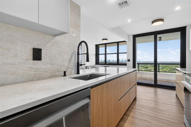 2555 Collins Ave 1812, Miami Beach, FL 33140