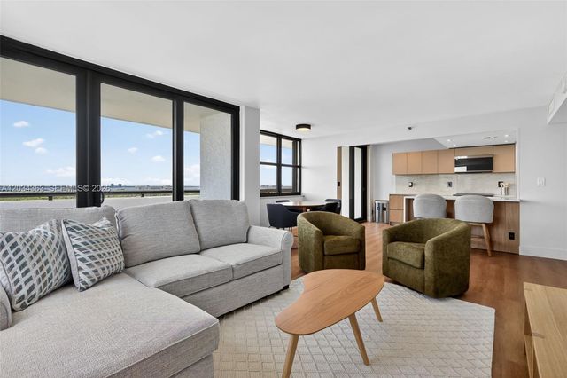 2555 Collins Ave 1812, Miami Beach, FL 33140