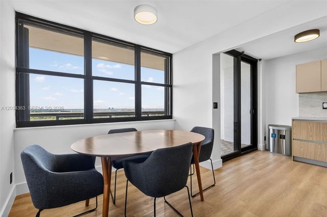 2555 Collins Ave 1812, Miami Beach, FL 33140