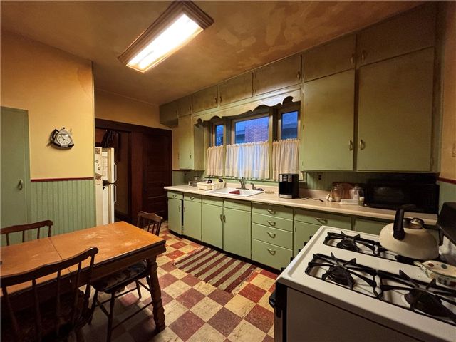 526 Janeway Street, Kane Boro, PA 16735