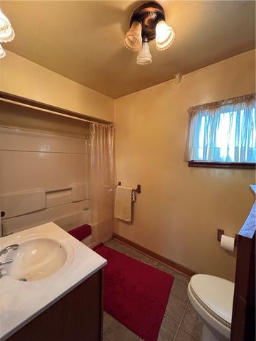 526 Janeway Street, Kane Boro, PA 16735