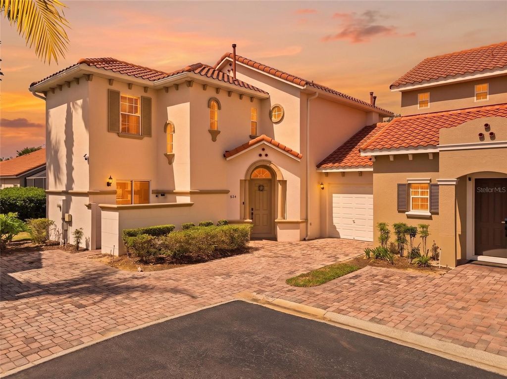 934 BRUNELLO DRIVE, Davenport, FL 33897
